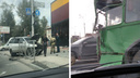 Троллейбус выехал на красный: появилось видео аварии на Кирова, где кроссовер вылетел с тротуара