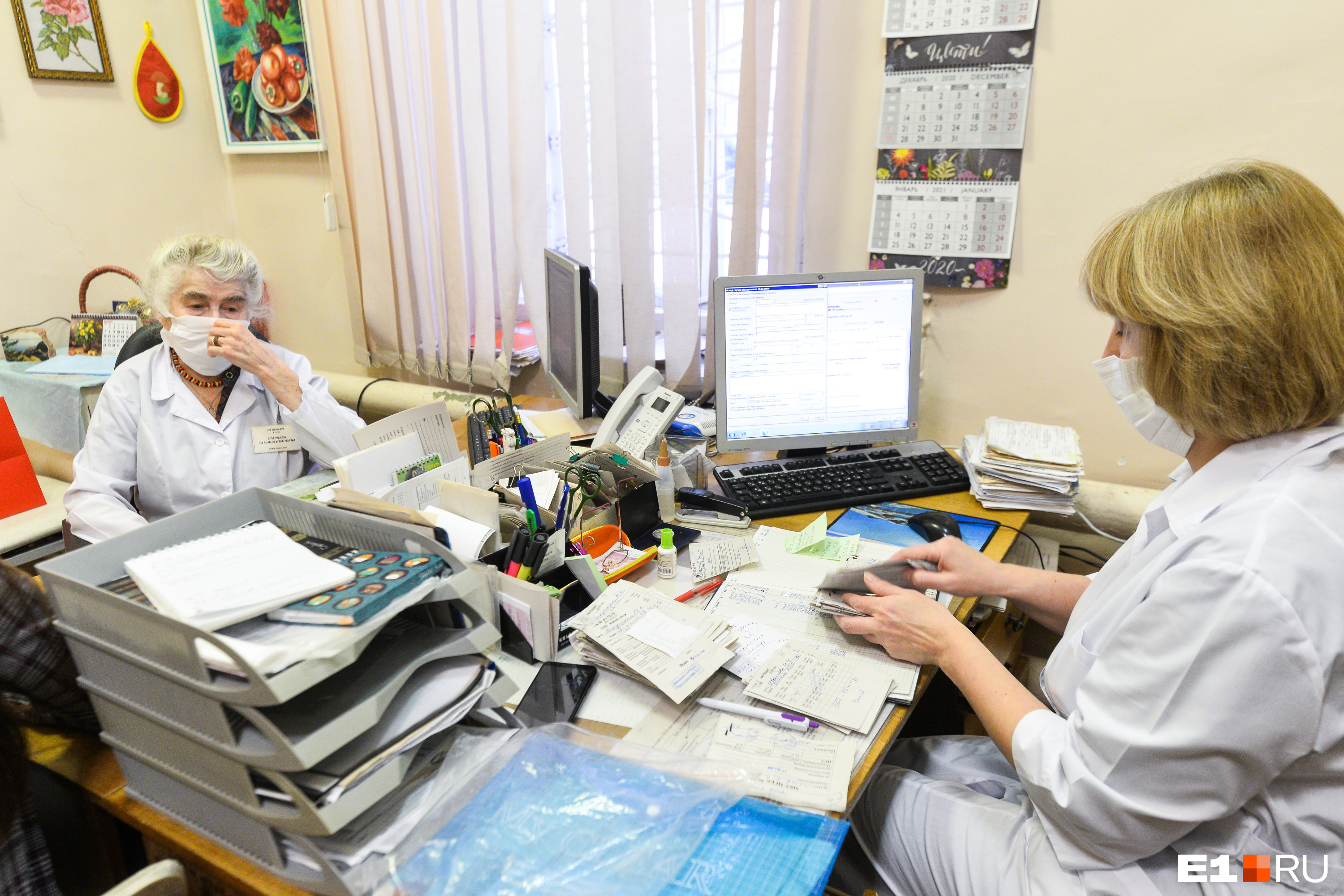 По мнению медика, главная проблема онкологии в Екатеринбурге — кадровый дефицит врачей. Благодаря профилактике рака специалисты находят опухоли на ранней стадии, когда они поддаются лечению