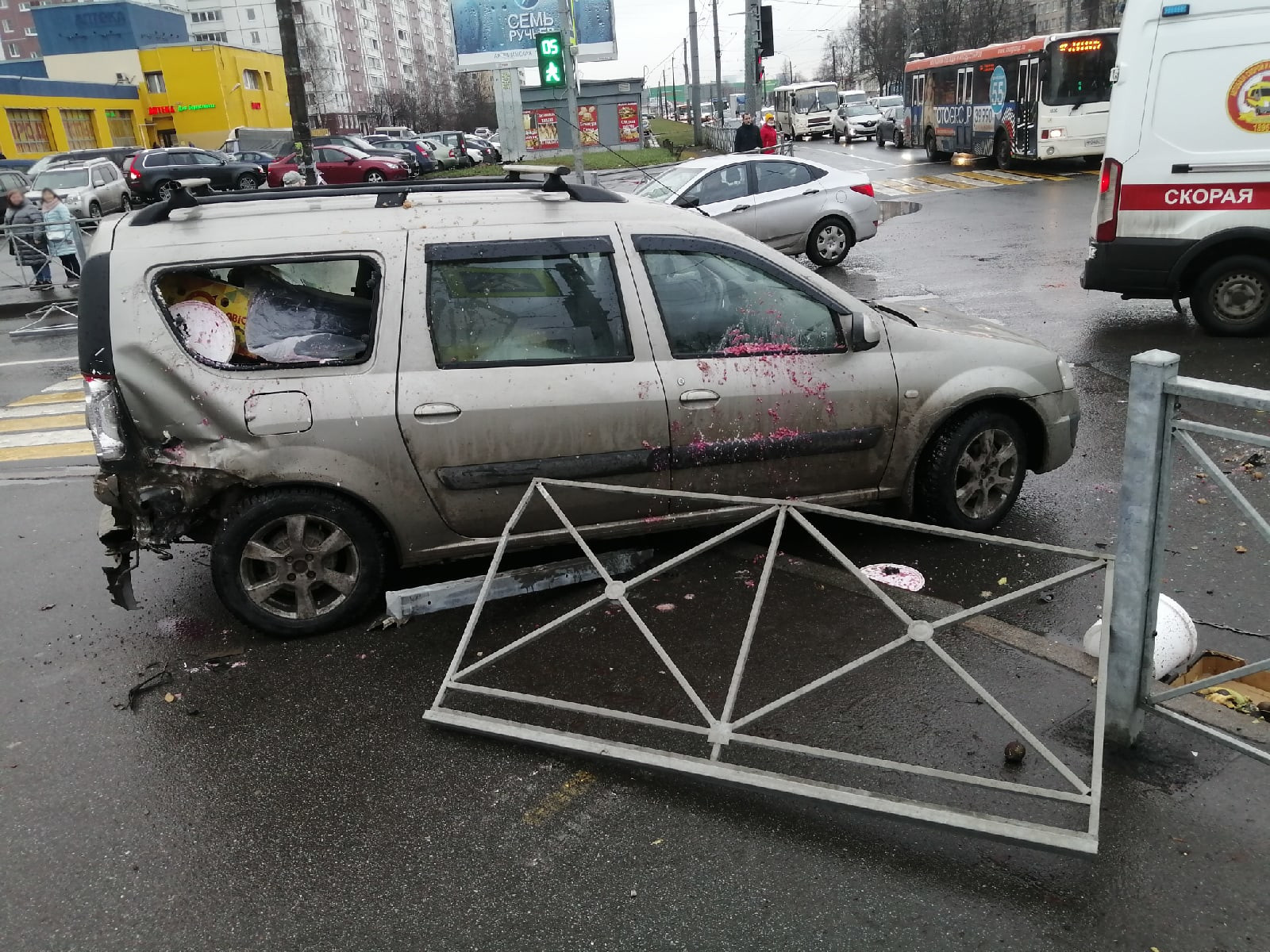 Что произошло в большевике. Перекресток Крыленко Большевиков. Перекресток между Большевиков и Крыленко.