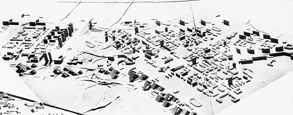 По конкурсному генплану 1965 года весь Новосибирск должны были застроить монументальными «шагающими» небоскребами По конкурсному генплану 1965 года весь Новосибирск должны были застроить монументальными «шагающими» небоскребами