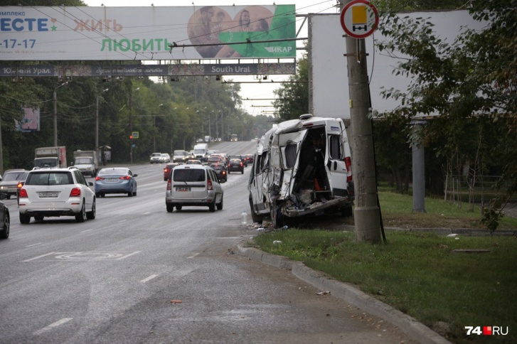 Авария случилась на улице Блюхера. Автобус ехал из Уфы в Нижневартовск