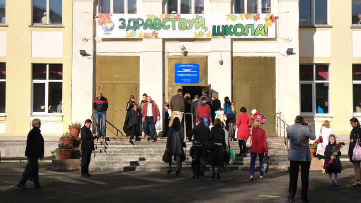В Екатеринбурге прокуратура подала в суд на маму первоклассницы за липовую прописку