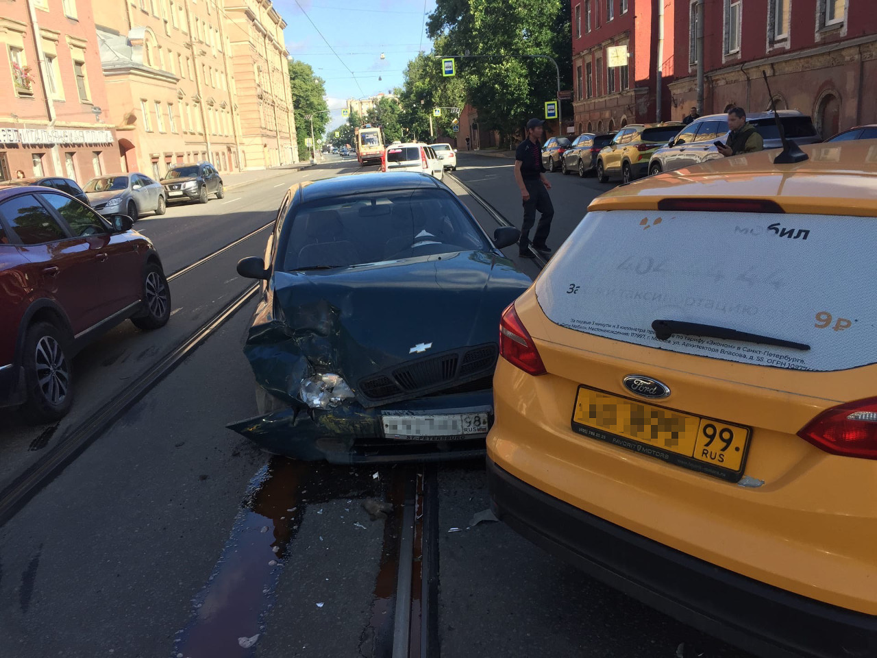 Утро на дорогах Петербурга: на Ленинском догнали полицию, у входа в Летний  сад встретились два «Фольксвагена» - 30 июля 2020 - ФОНТАНКА.ру