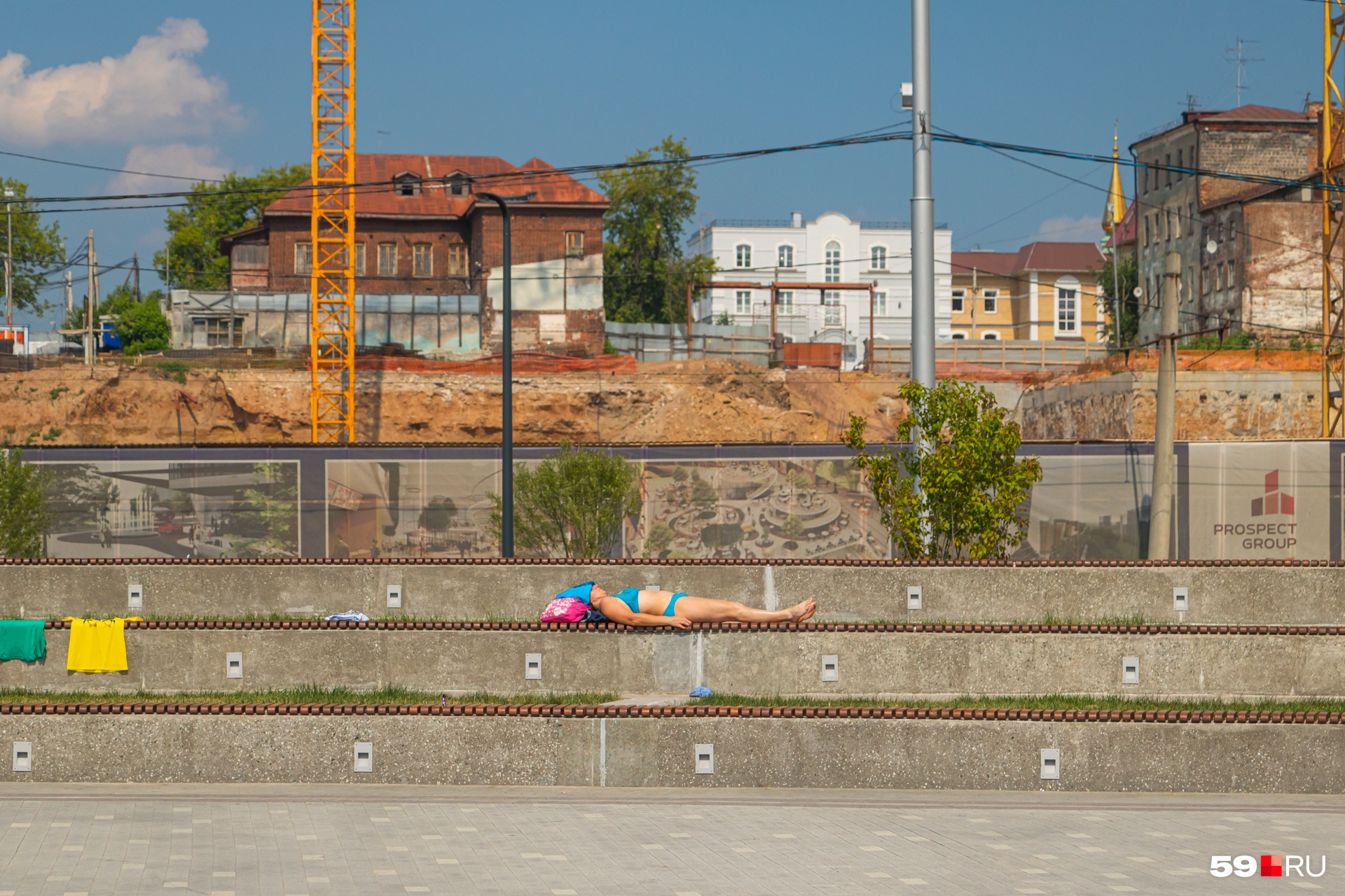 9 июля мы прогулялись по Перми и посмотрели, <a href="https://59.ru/text/summer/69359029/" target="_blank" class="_">как горожане спасаются от аномальной жары</a>, пока все пляжи закрыты 9 июля мы прогулялись по Перми и посмотрели, <a href="https://59.ru/text/summer/69359029/" target="_blank" class="_">как горожане спасаются от аномальной жары</a>, пока все пляжи закрыты