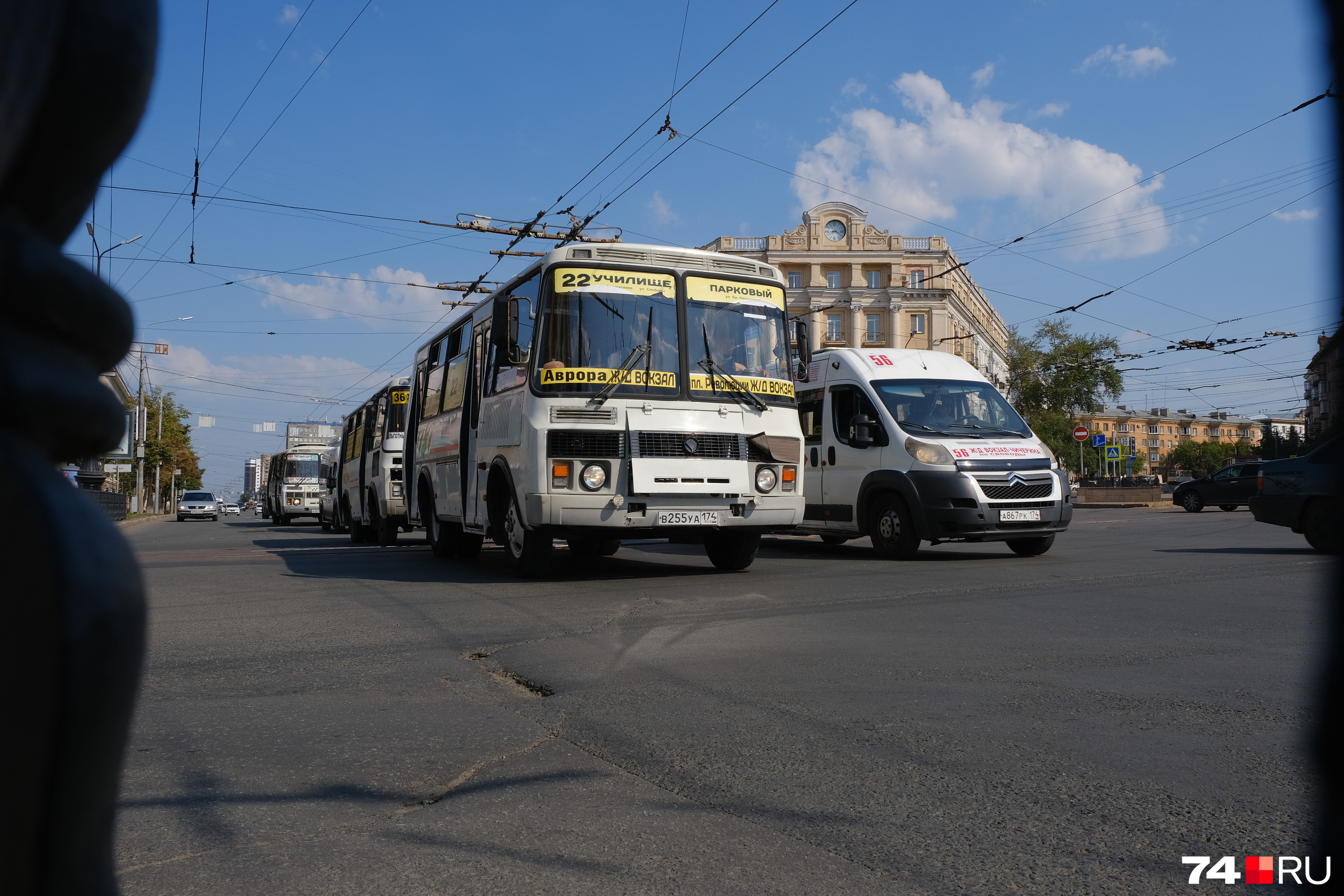 Пока в городе засилье старых автобусов Пока в городе засилье старых автобусов