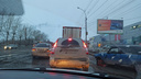 Автомобили встали в пробку на площади Кирова: всё из-за аварии