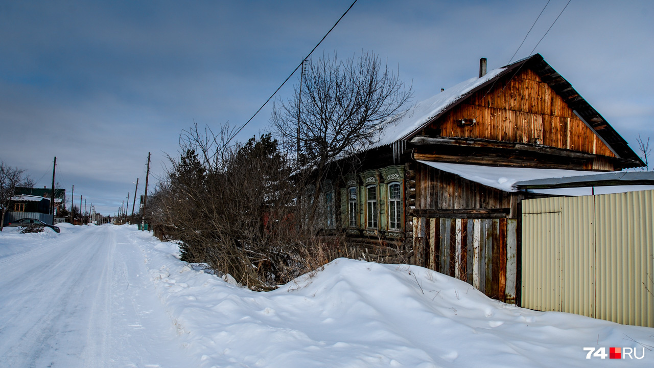 К Полетаево относятся 11 поселений, как одноимённых (с индексами 1 и 2), так и прочих, например, село Чипышево. В общей сложности здесь живёт 6500 человек