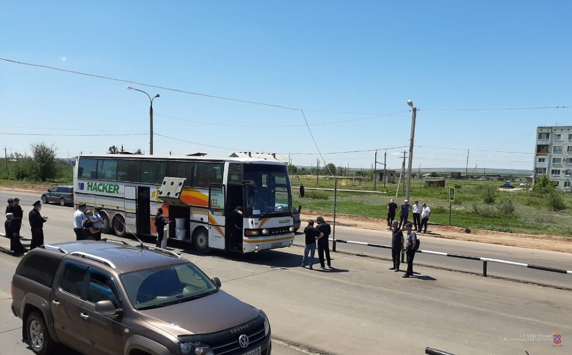 Автобус остановили на посту в Чапурниках Автобус остановили на посту в Чапурниках
