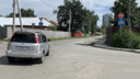 Под «кирпич»? Легко. Односторонняя улица в Новосибирске, где водители ездят против шерсти под знак и не боятся