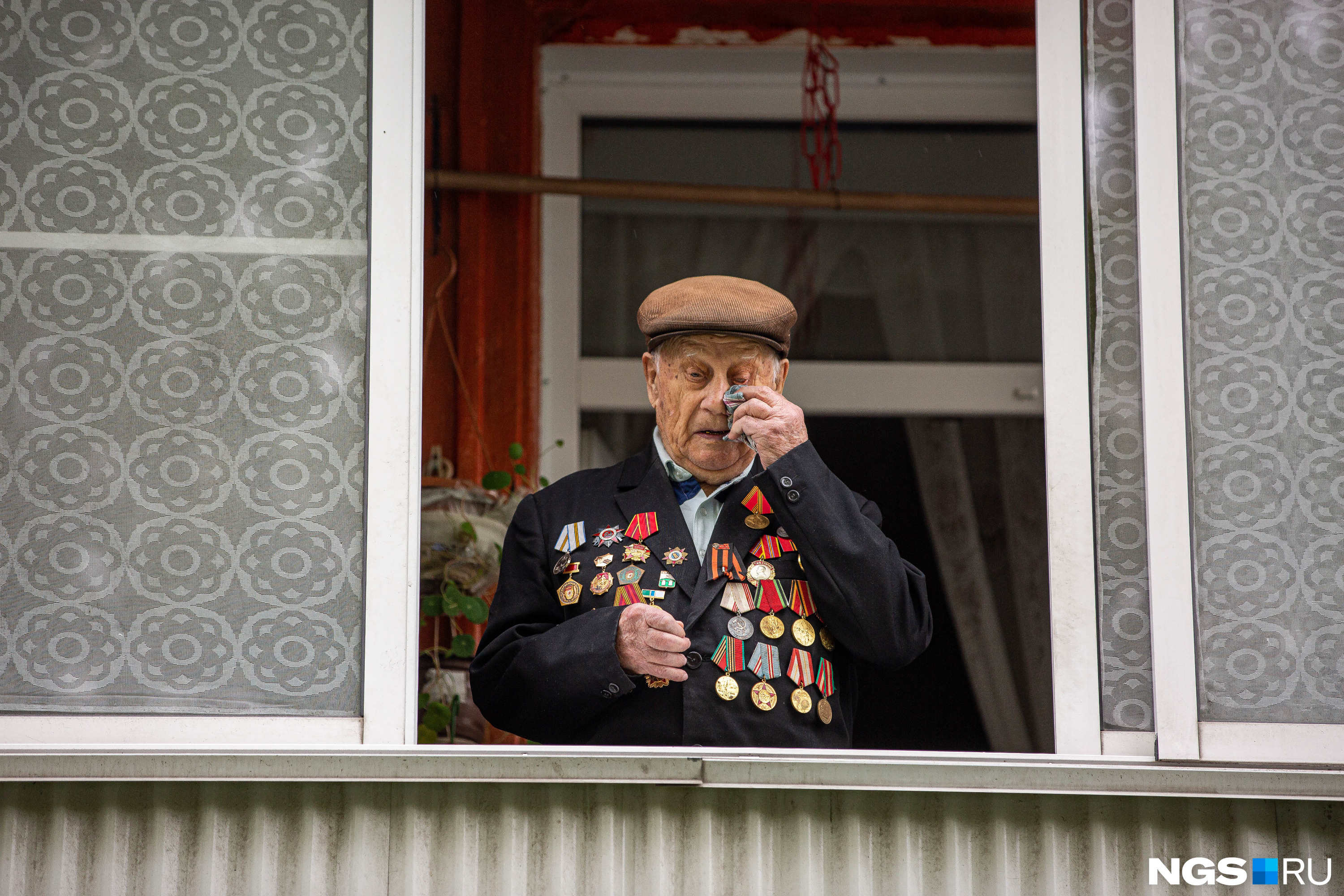 А кого-то концерт растрогал до слёз А кого-то концерт растрогал до слёз