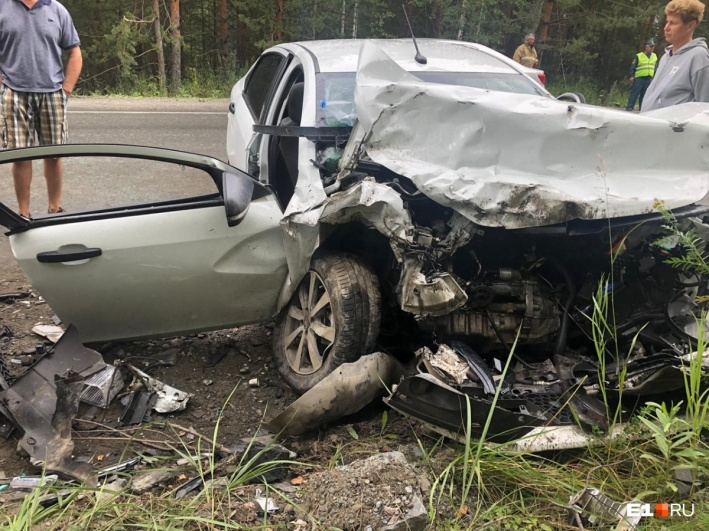 Травмы в результате ДТП получили и водитель «Лады», и два его пассажира — Анастасия и Владислав