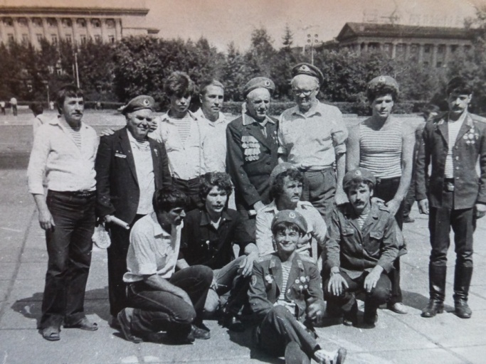 Георгий Терентьевич второй слева. Фото со встречи 1983 года Георгий Терентьевич второй слева. Фото со встречи 1983 года