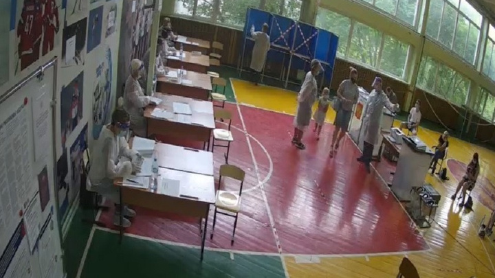 За голосованием на участках наблюдали видеокамеры: как следили за подсчетом результатов
