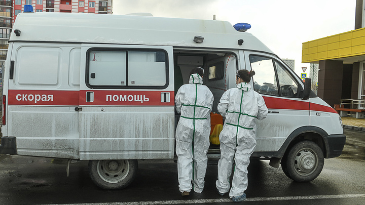Следователи начали проверку после нападения мужчины на бригаду скорой в Екатеринбурге
