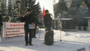 «Имеем право тут находиться»: сибиряки устроили возле «Глобуса» митинг против повышения тарифов