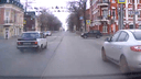 «Летел как угорелый»: появилось видео момента ДТП на Фрунзе — Некрасовской