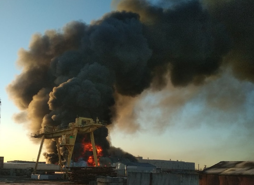 Пожар в шушарах поджог. Пожар в Шушарах 7 ноября. Пожар в Шушарах сегодня ночью. Пожар в Шушарах СПБ ул.Школьная д14..