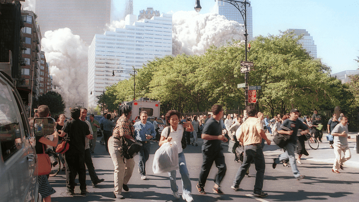19 лет назад террористы уничтожили башни-близнецы в США. Публикуем фото и видео, которые потрясли мир
