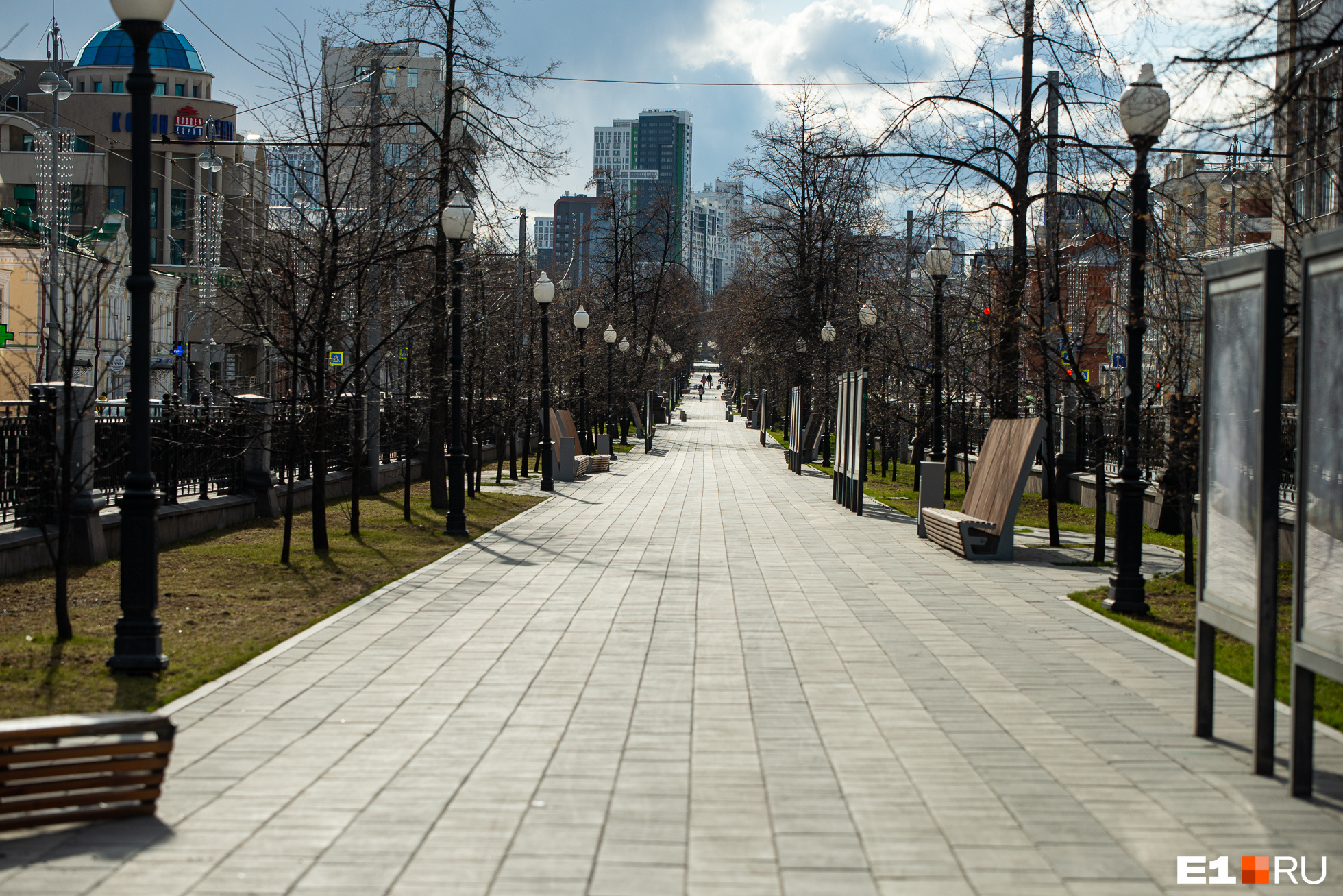 Российская улица екатеринбург. Ул Московская Екатеринбург. Екатеринбург улицы. Городская улица Екатеринбург. Екатеринбург улицы города.