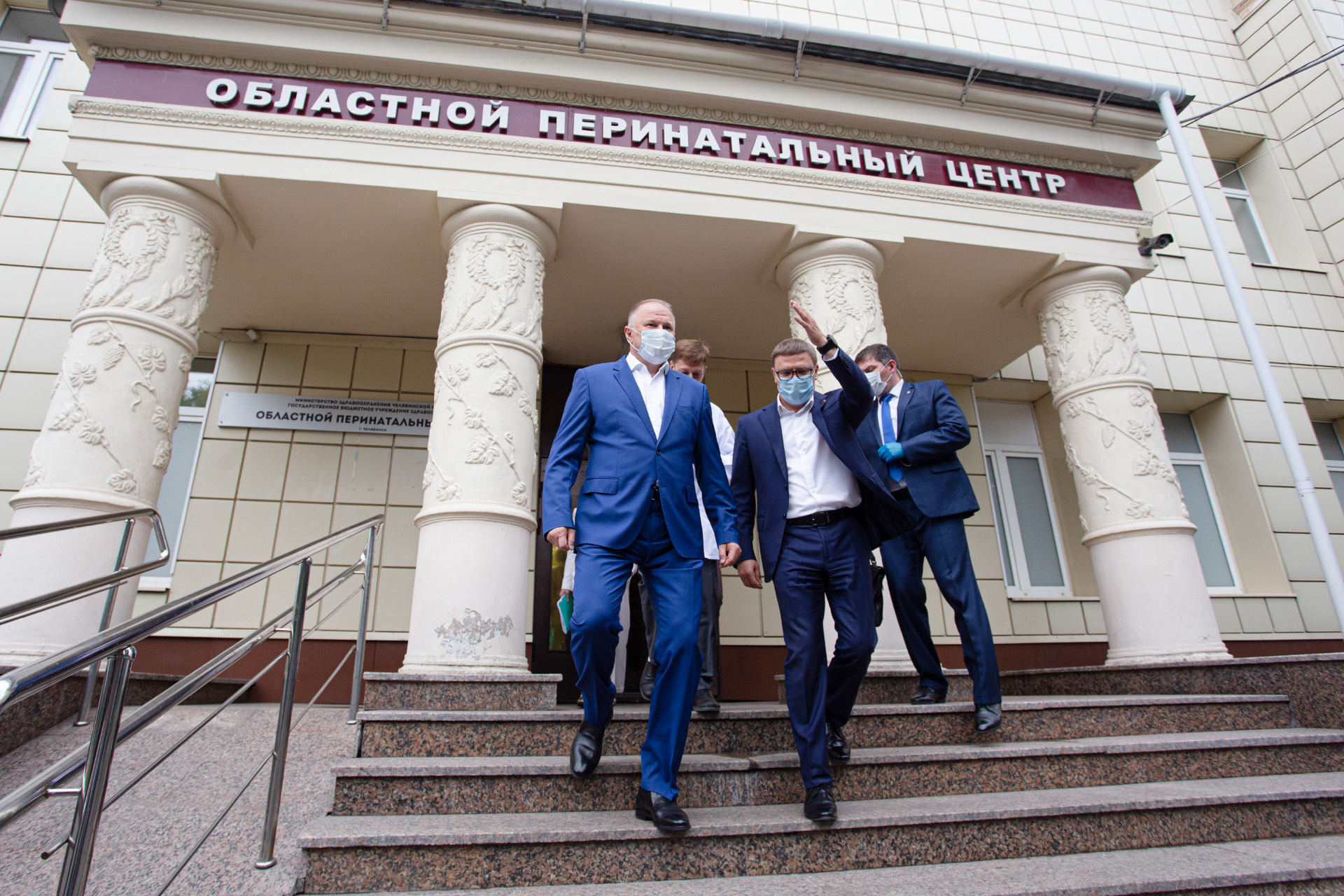 Николаю Цуканову зачем-то сегодня показали перинатальный центр на Тимирязева, который в конце июля перепрофилировали под ковид, а в начале этой недели — обратно