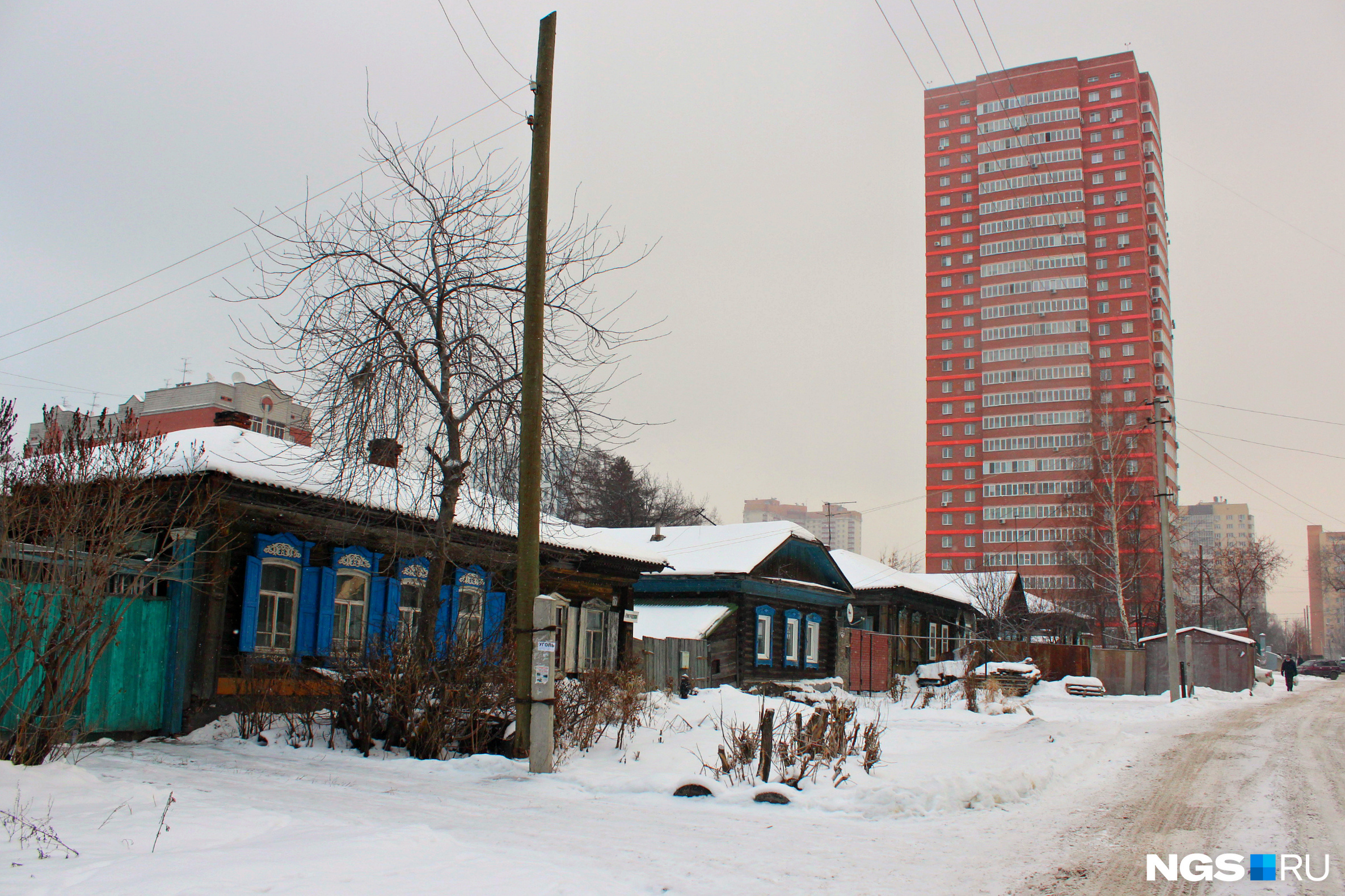 Новостройка на улице Ленинградской Новостройка на улице Ленинградской