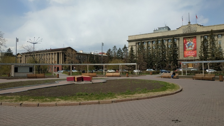 В Красноярске закрывают парковки около популярных у красноярцев мест для прогулок