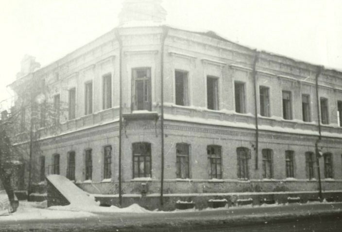 Здание НКВД на Семакова, 18. Разрушено в 1998 году