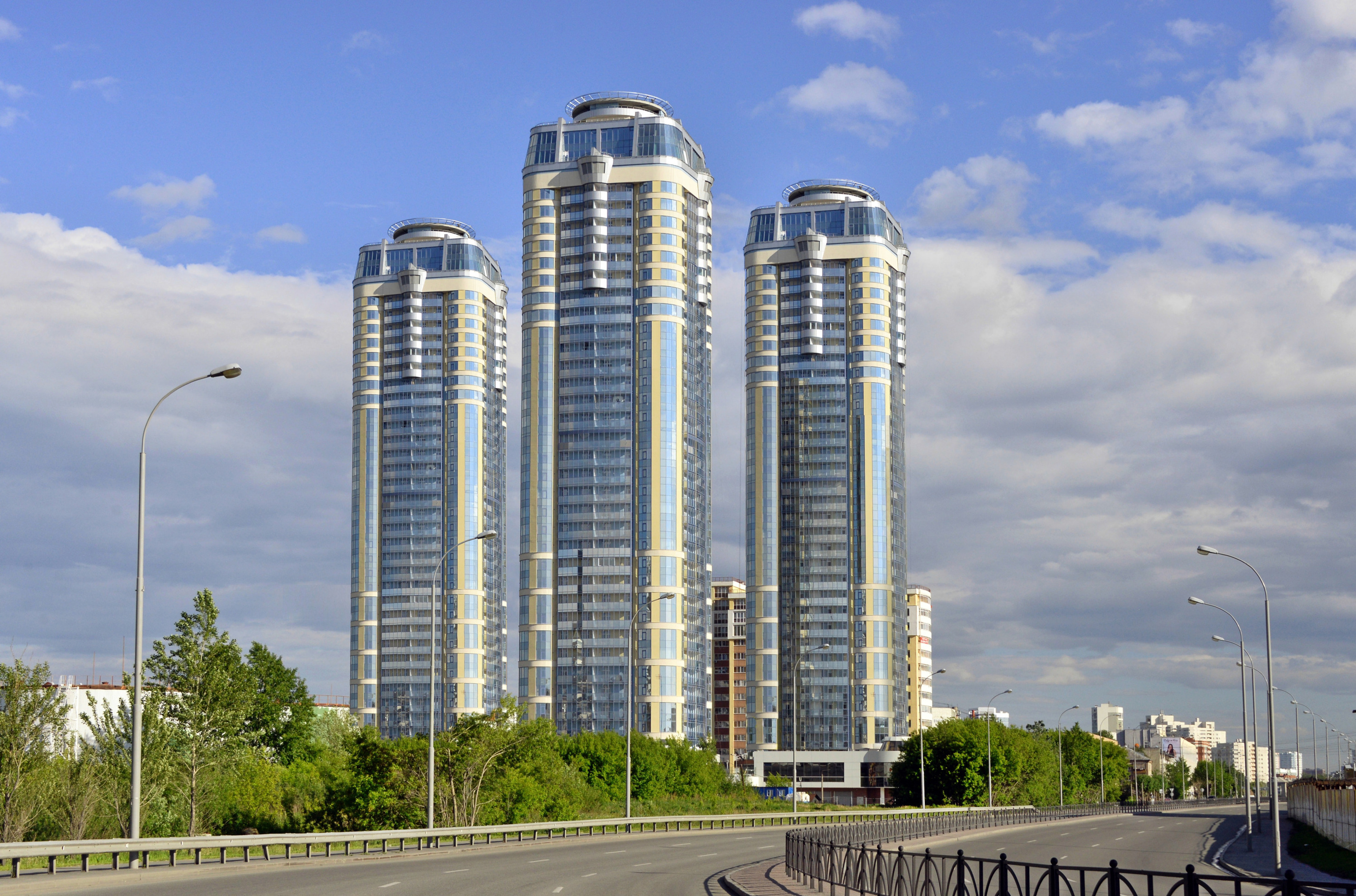 Екатеринбург фото домов. Чемпион парк ЖК ЕКБ. ЖК чемпион Екатеринбург. Чемпион парк Машинная 1б. Атомстройкомплекс чемпион парк.