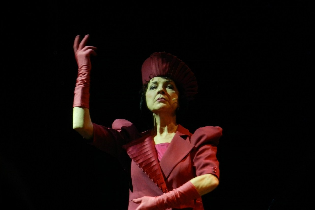 В спектакле «Пеппи» в роли Фрекен Розенблюм, 2012-й год