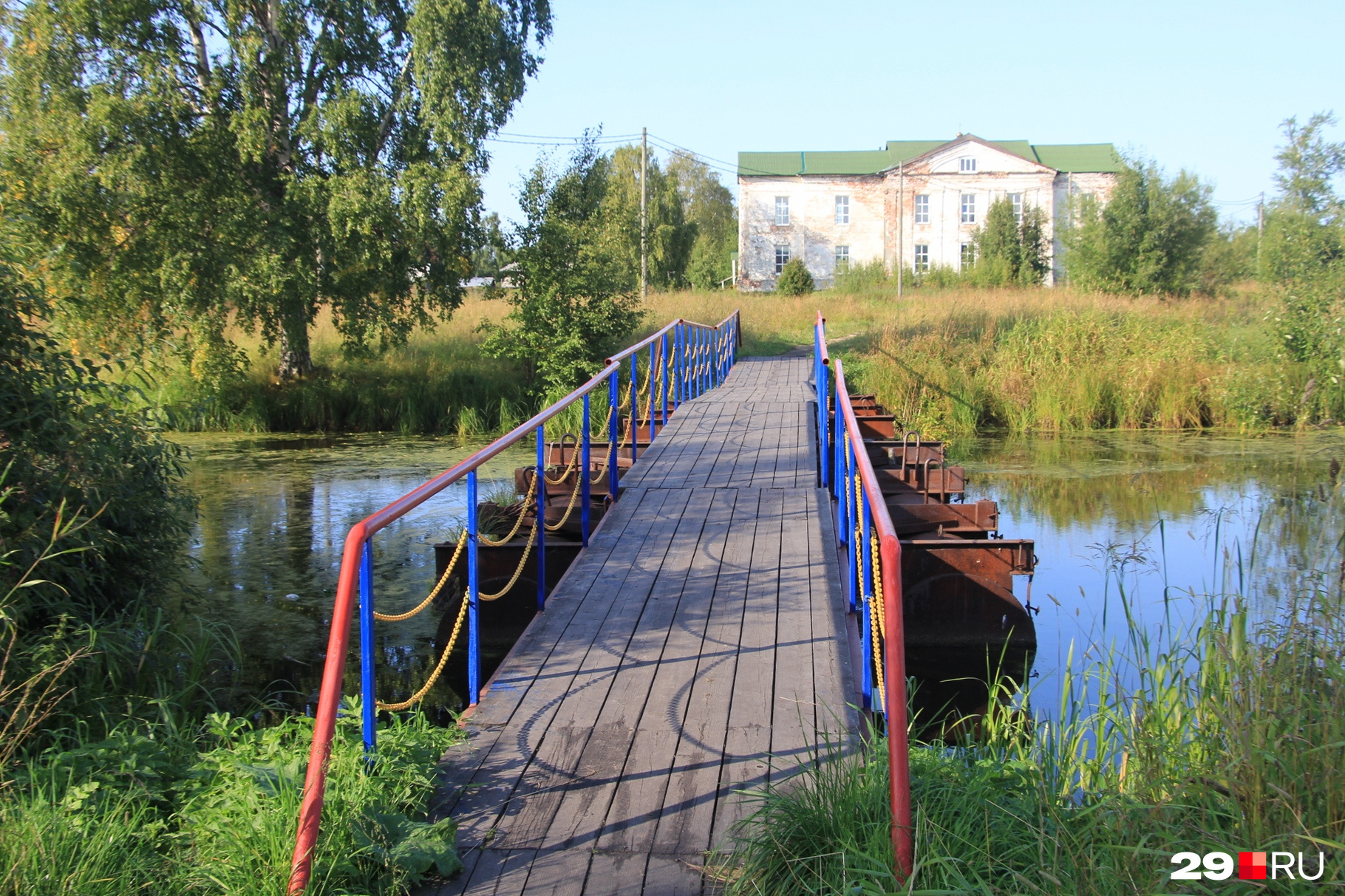 <a href="https://29.ru/text/gorod/2019/08/22/66207778/" class="_" target="_blank">Вознесенье известно</a> и своим храмом, который восстанавливают со времен СССР, и космической обсерваторией, которая сейчас превратилась в музей