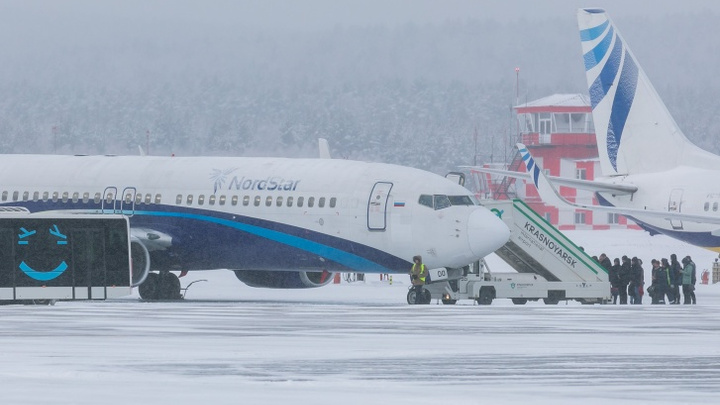 Рейс Красноярск — Москва задержали из-за неисправности самолета