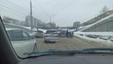 На Ипподромской образовалась многокилометровая пробка из-за ДТП — водителей занесло на снежной каше