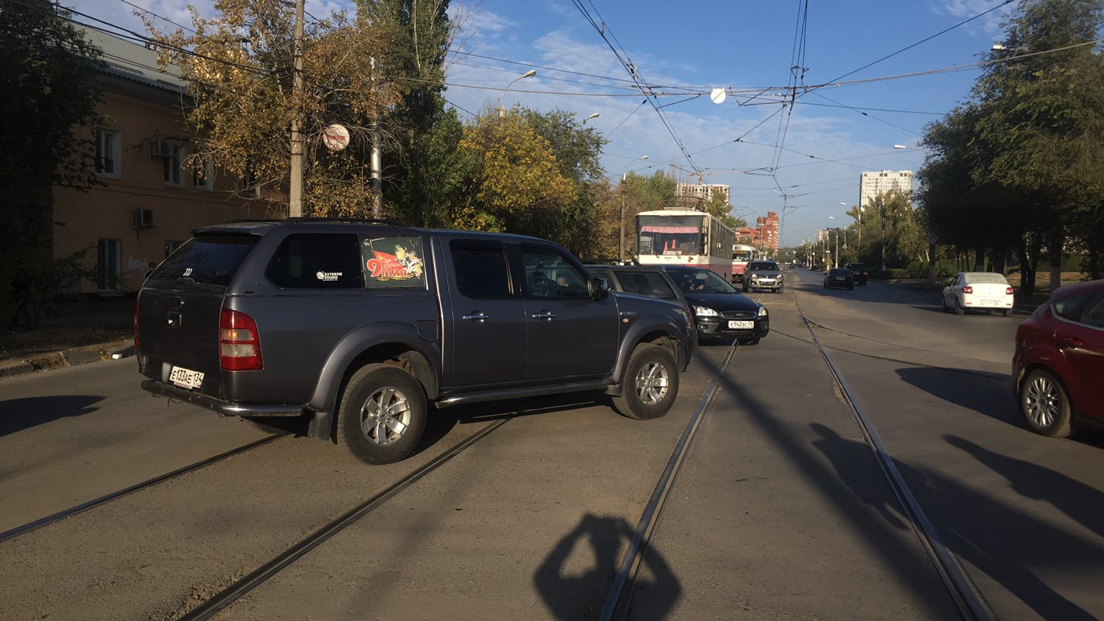 Авария случилась около получаса назад Авария случилась около получаса назад
