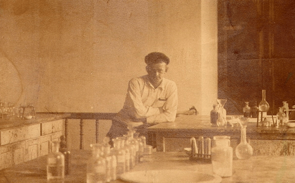 Григорий Огибенин в лаборатории вуза