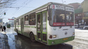 Водителям новосибирских автобусов пообещали премию, если они приведут новых сотрудников