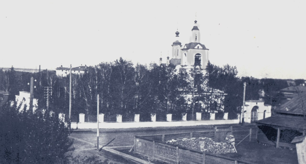 Единственный из сохранившихся снимков уничтоженной Успенской церкви