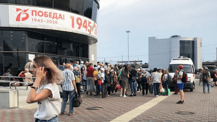 Больше двухсот человек эвакуировали с вокзалов в Челябинске из-за сообщения о бомбе
