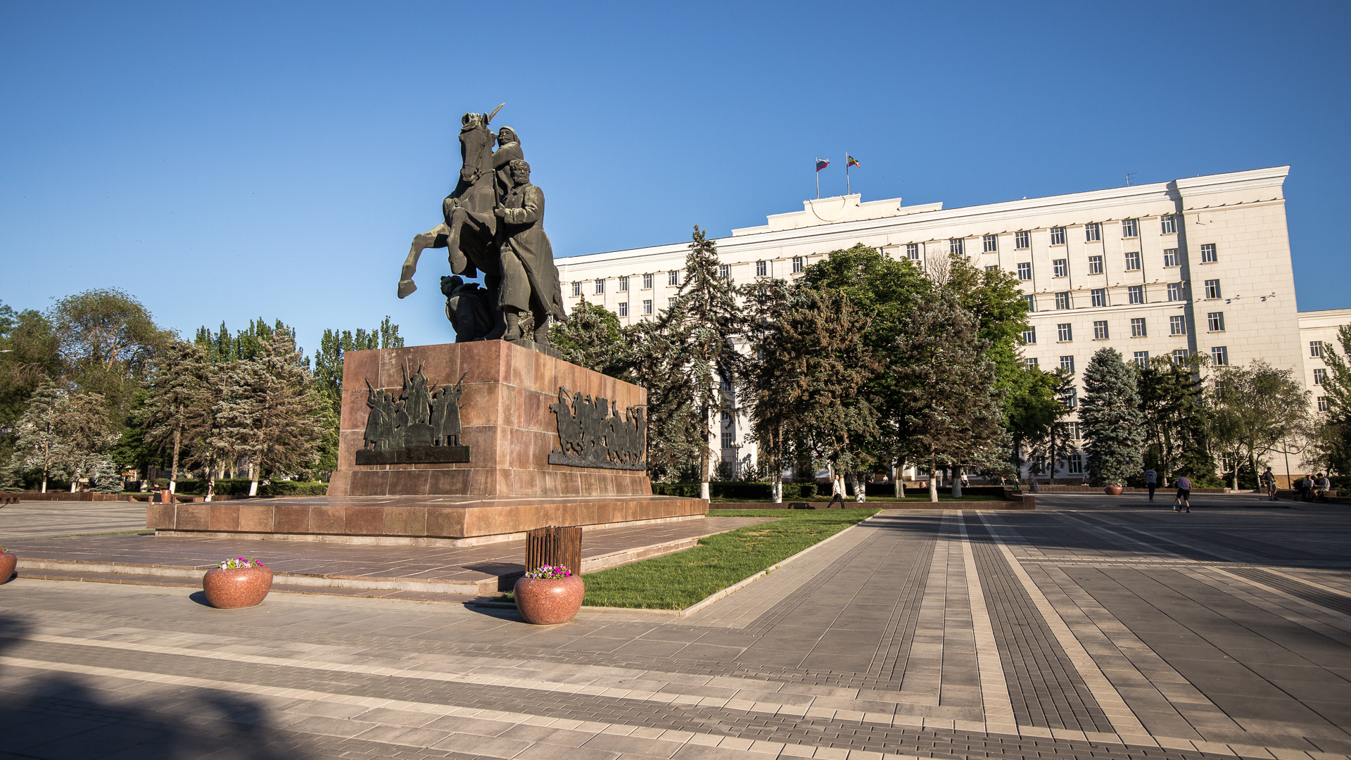 В здании правительства Ростовской области запретили фото и видеосъемку с телефона