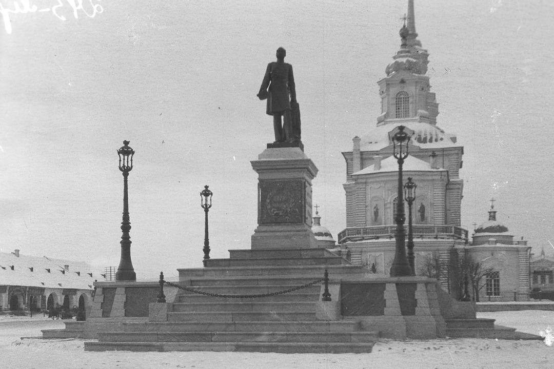 Богоявленский собор на площади 1905 года