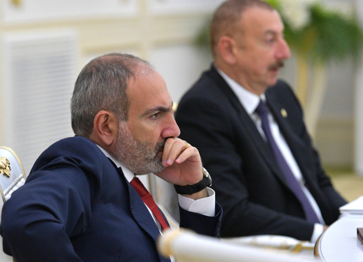 Пашинян и Алиев на&nbsp;заседании Совета глав государств СНГ, октябрь 2019