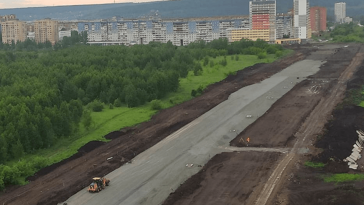Строительство новой шестиполосной дороги в Кемерово сняли на видео