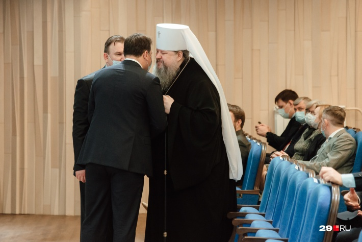 Один из гостей церемонии — митрополит Архангельской и Холмогорской епархии Корнилий
