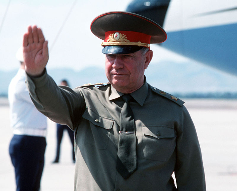 Министром Язов стал прежде, чем маршалом. Для Советской армии это было необычно