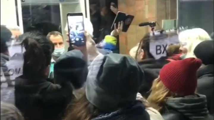 «Участвуют три группы людей»: в «ПитерАвто» высказались о протестующих в мэрии новокузнечанах