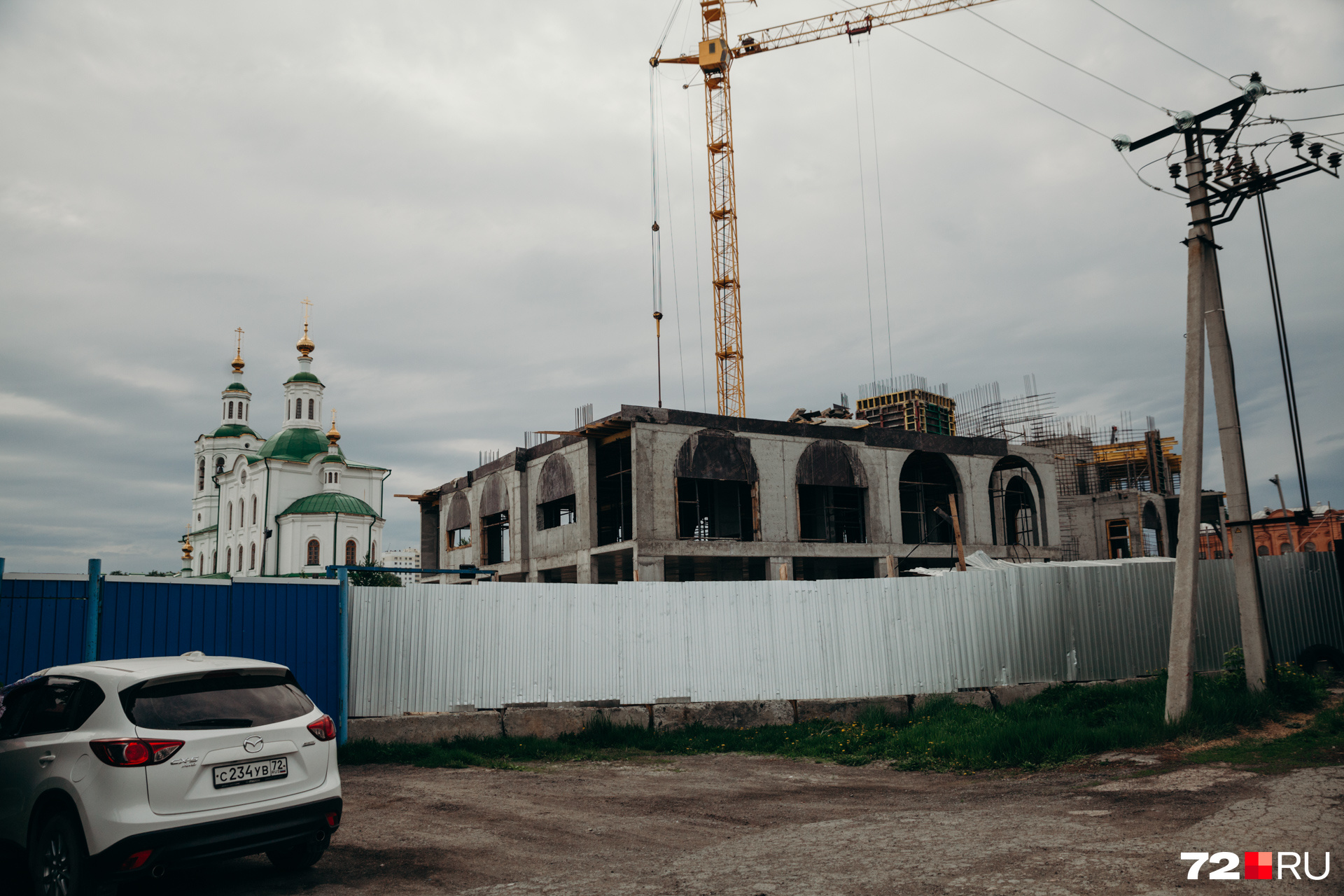 Подойдем поближе. Новоселы смогут наслаждаться колокольным звоном и любоваться новенькой набережной Подойдем поближе. Новоселы смогут наслаждаться колокольным звоном и любоваться новенькой набережной
