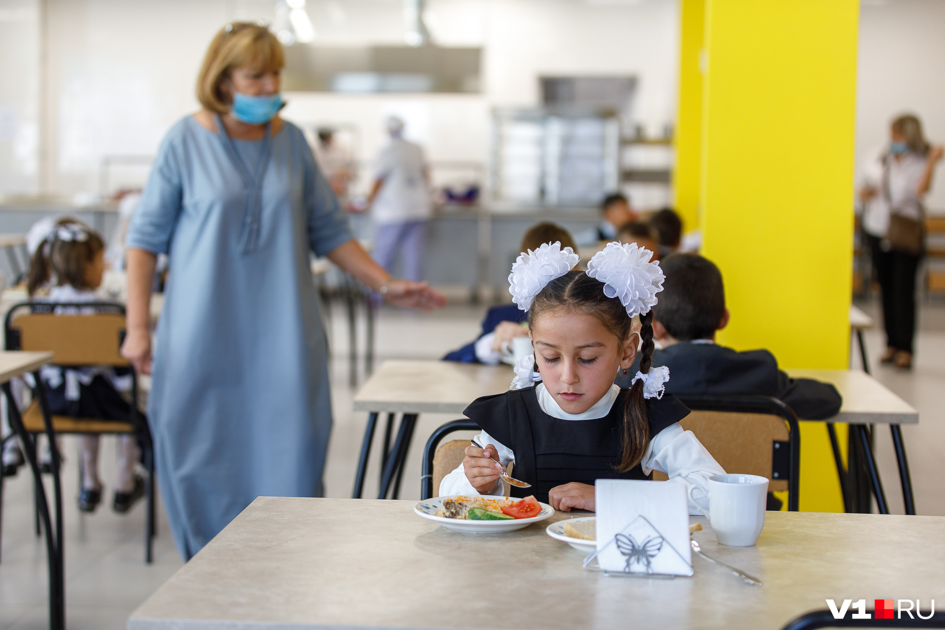 школы под. университет риджентс (regent`s university). школы под. красивая школа. хай скул школа в сша.