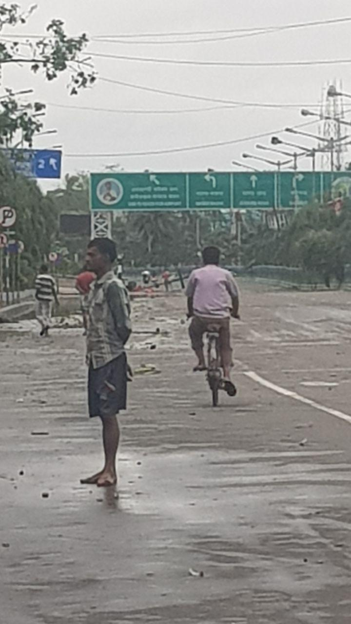 Такая сегодня картина на дорогах Калькутты