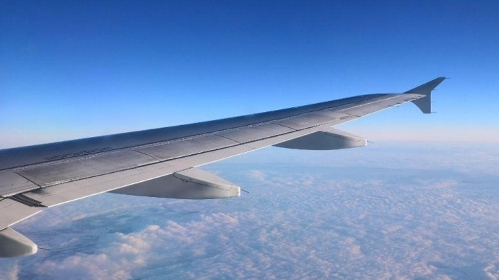 Вылетевший из Петербурга в Красноярск самолет вернулся в Пулково из-за неисправности