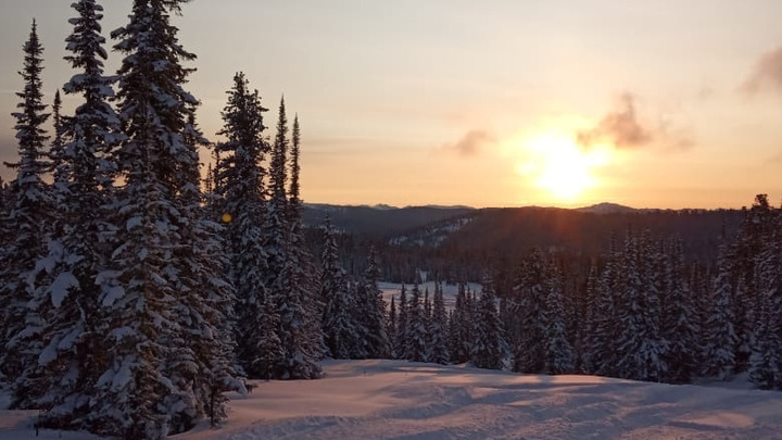 Снега по колено: где в Сибири уже стартовал горнолыжный сезон