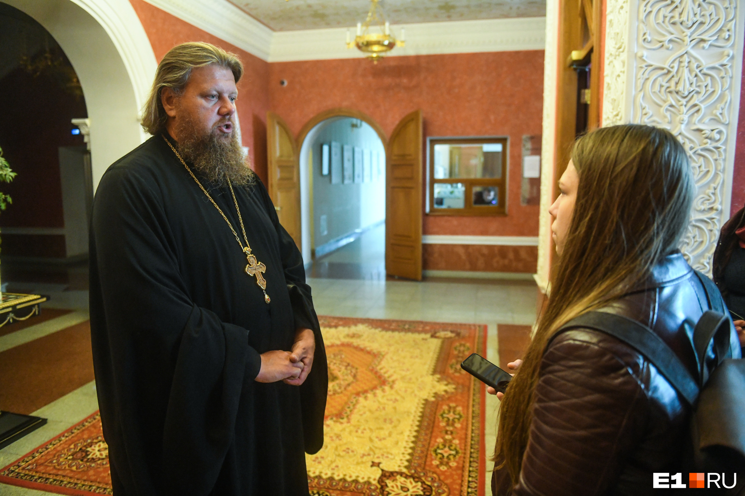 Настоятель священство храма Вознесения г Екатеринбурга